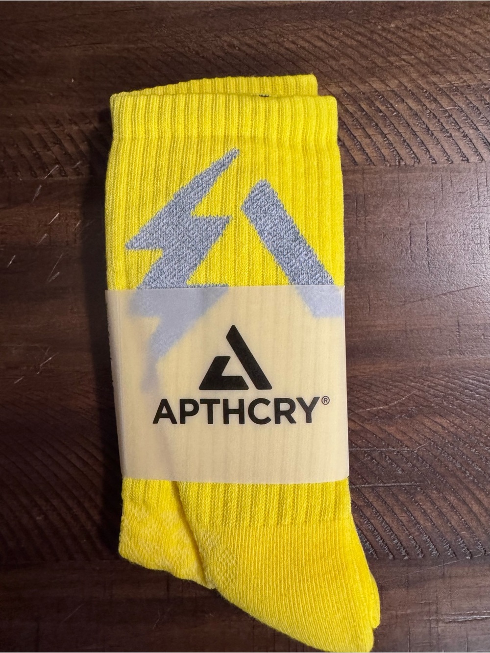 APTHCRY Men’s Yellow Crew Socks